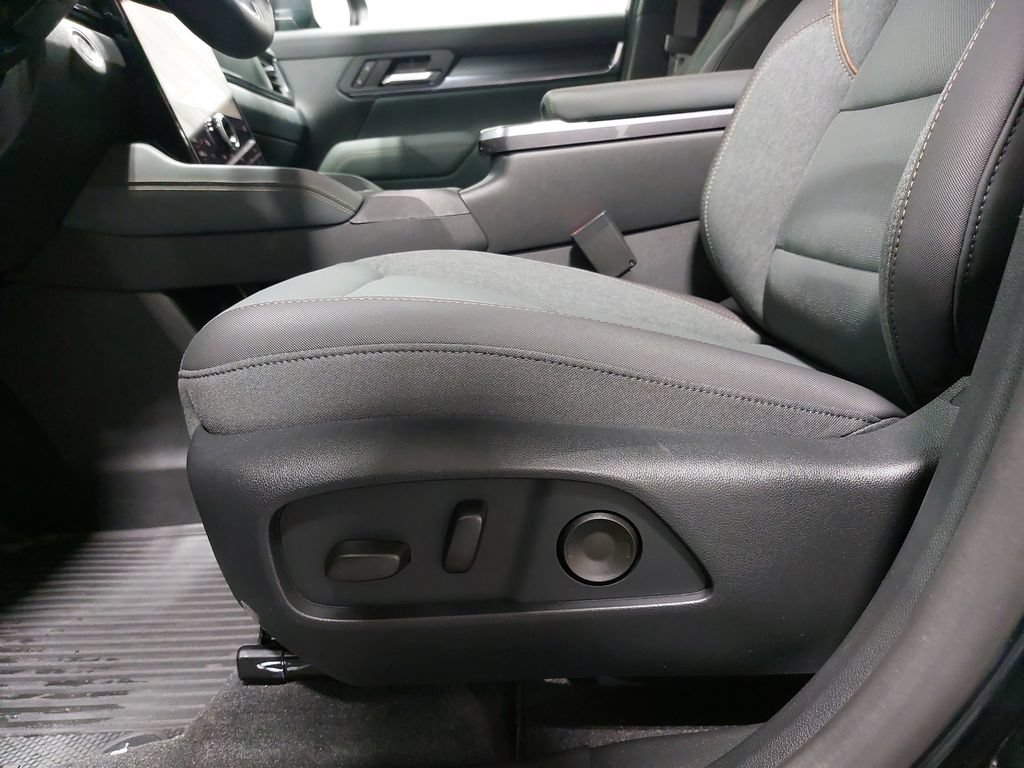 New 2026 GMC Terrain AT4 w/ Technology Package II AWD/4WD image 30