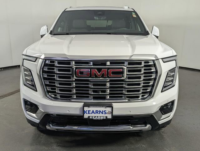 Used 2025 GMC Yukon Denali w/ Denali Reserve Package AWD/4WD image 3