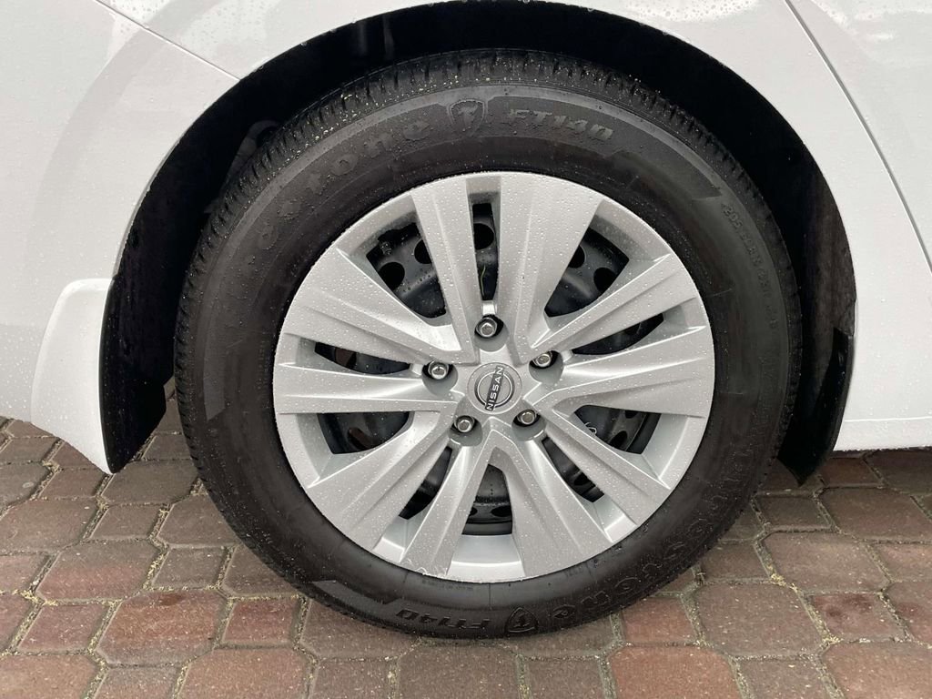 Used 2025 Nissan Sentra S image 7