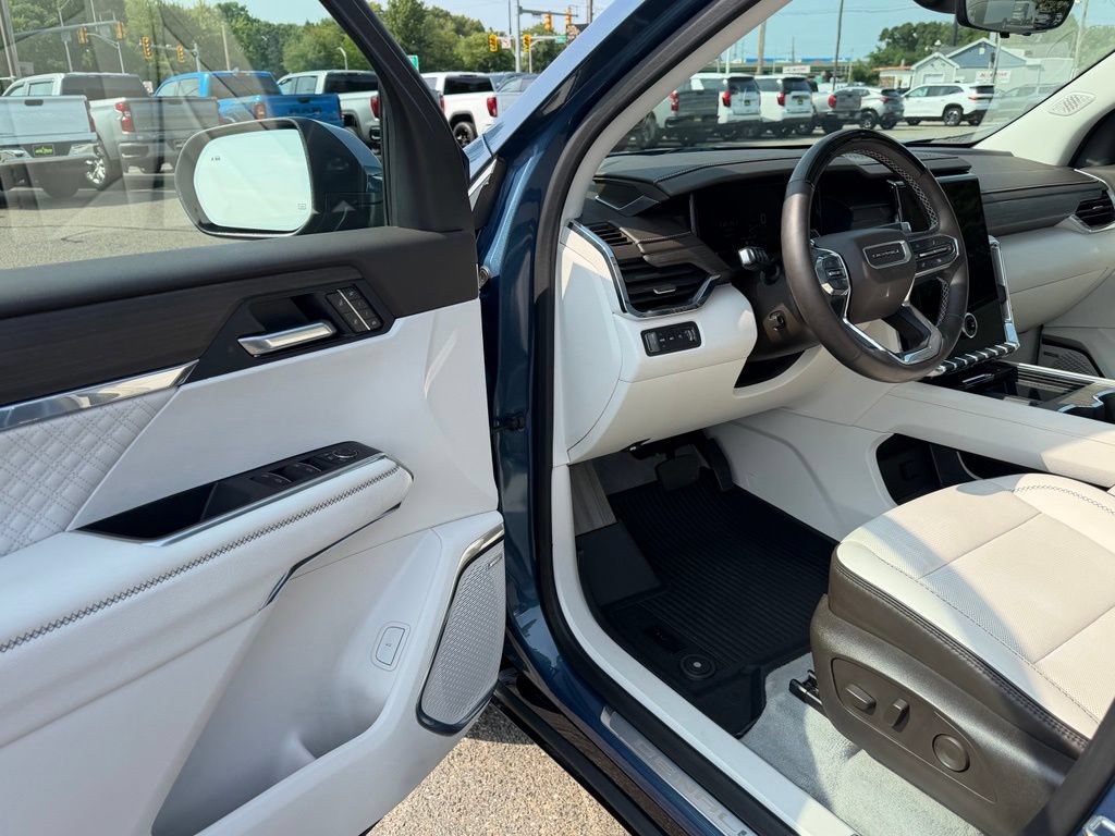 Used 2025 GMC Acadia Denali w/ Super Cruise Package AWD/4WD image 18
