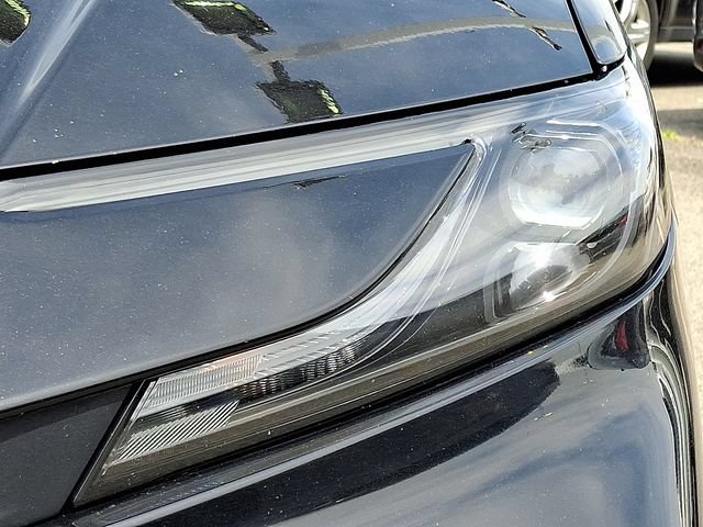 Used 2025 Toyota Camry SE FWD image 9