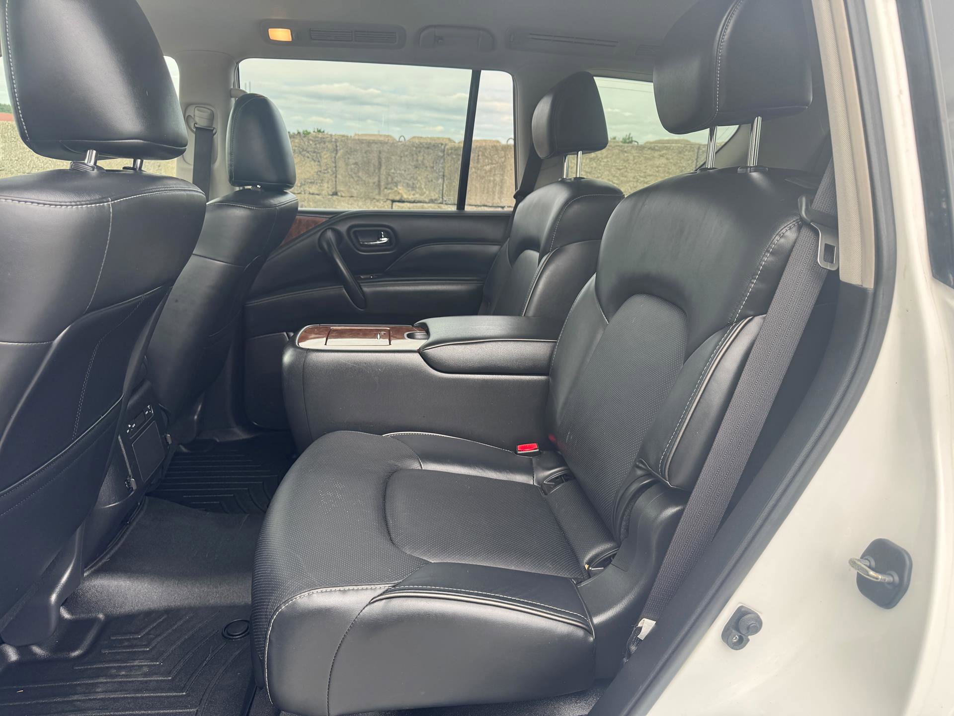 Used 2019 INFINITI QX80 Luxe w/ Cargo Package AWD/4WD image 10