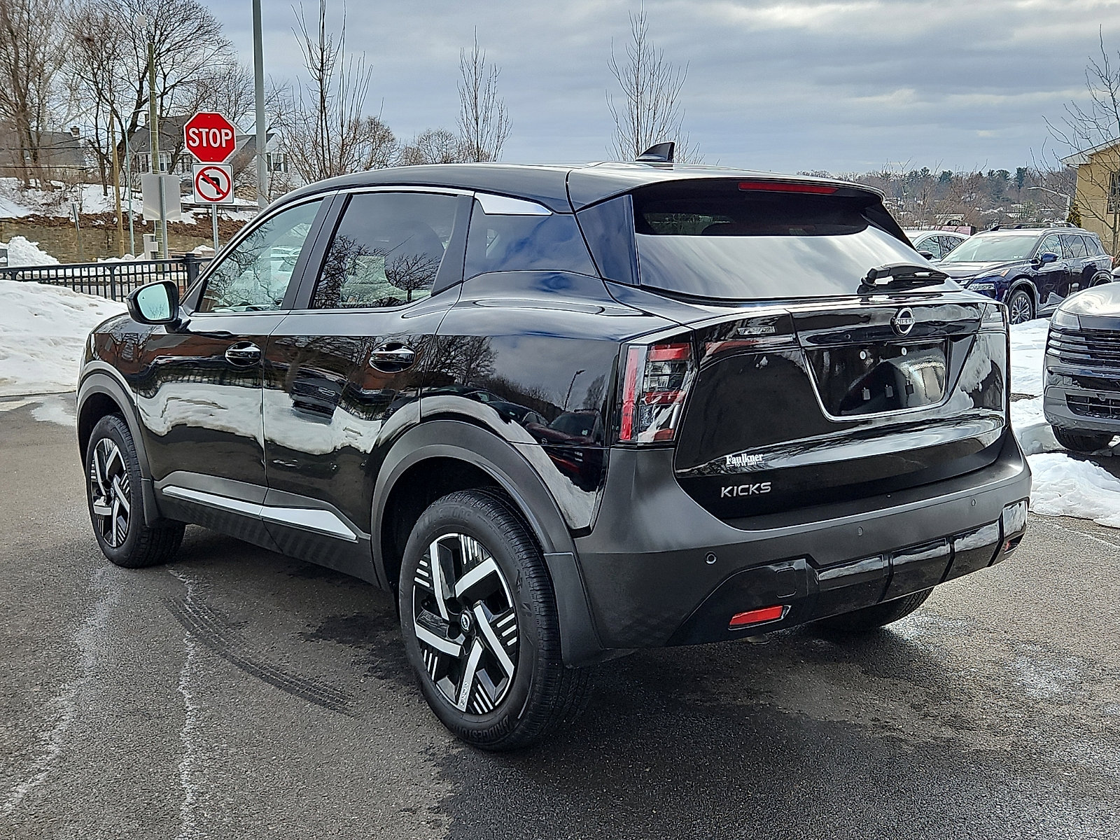 Certified 2025 Nissan Kicks SV w/ Illumination Package image 4