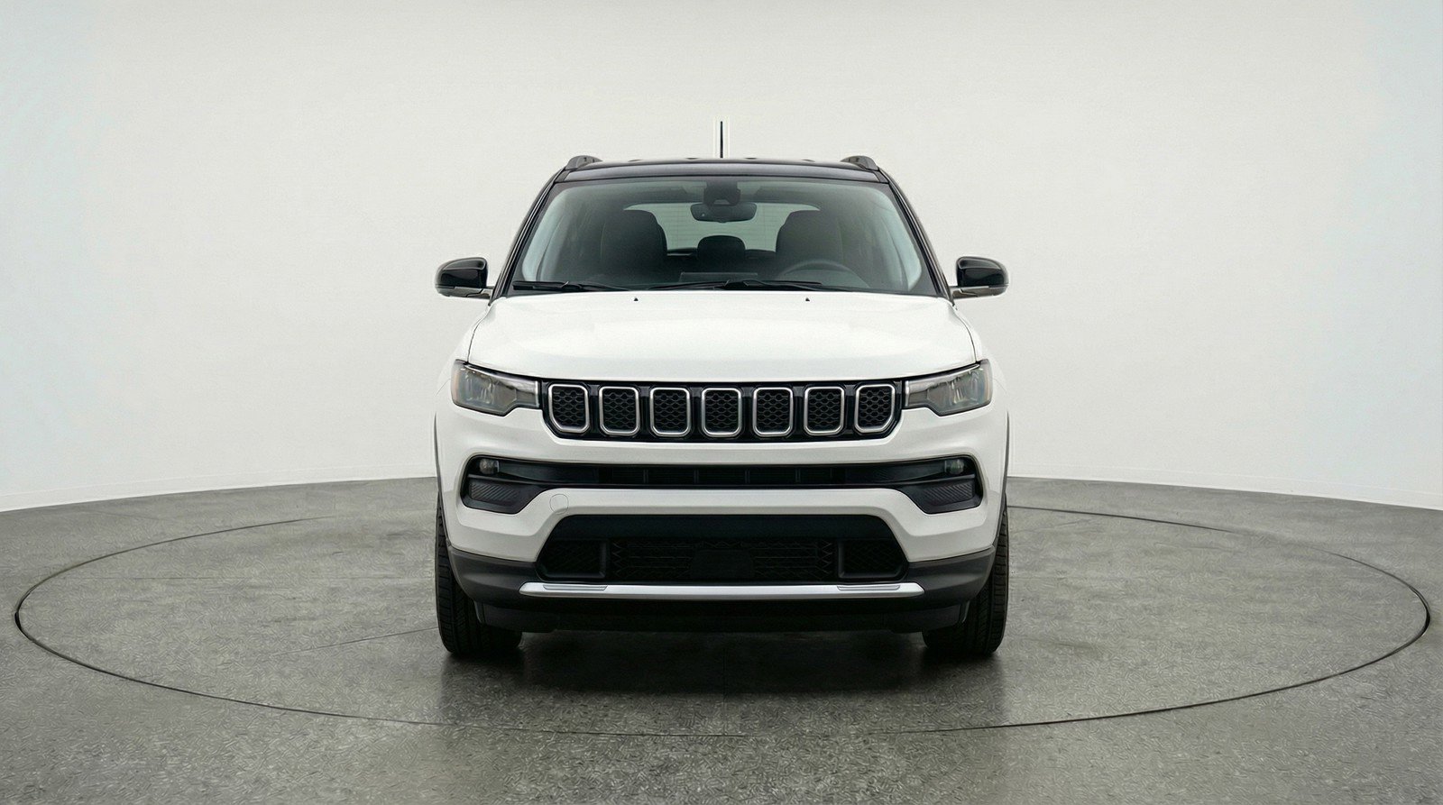 Used 2025 Jeep Compass Limited AWD/4WD image 2