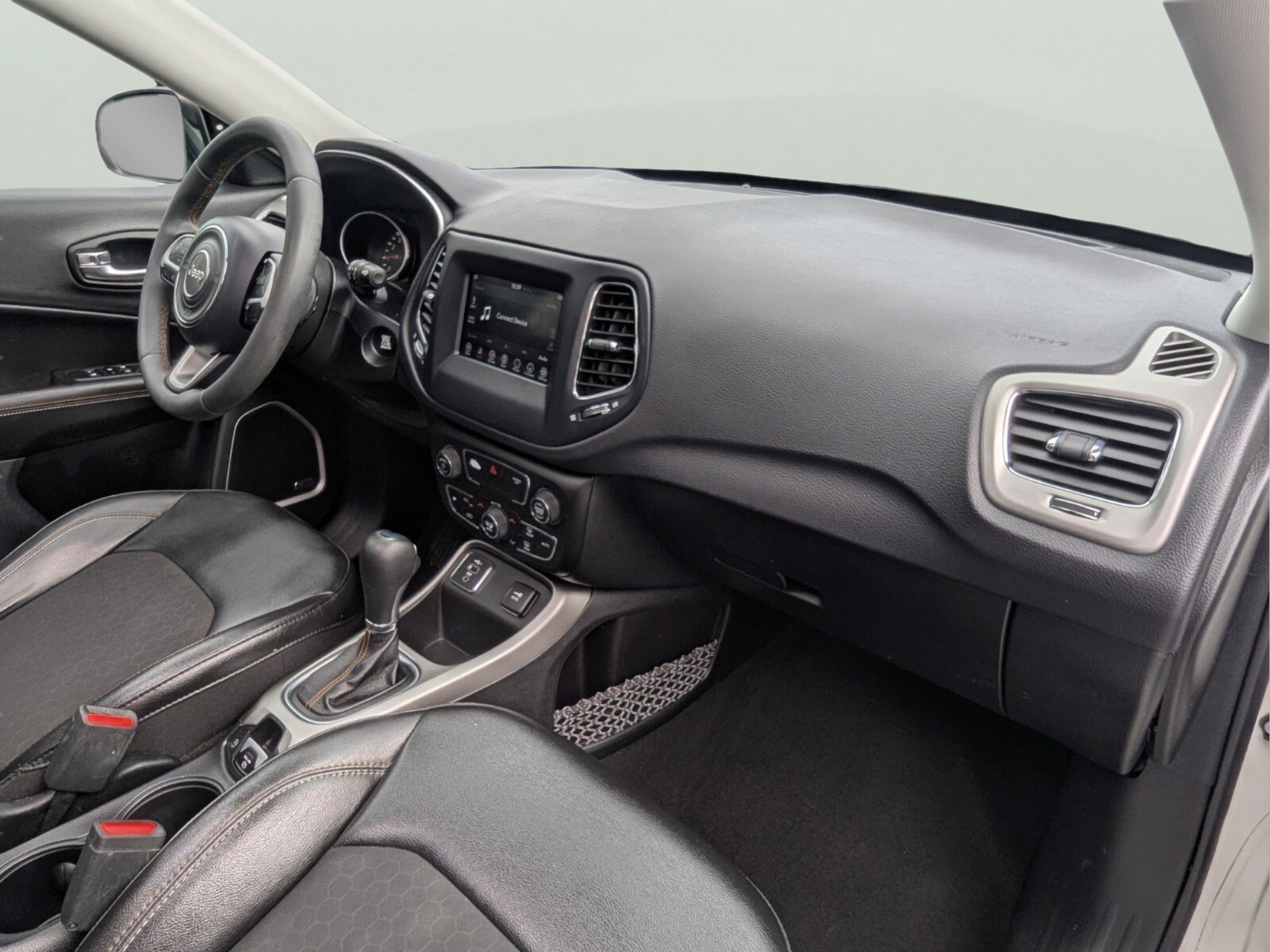 Used 2021 Jeep Compass Latitude w/ Sun and Sound Group FWD image 34
