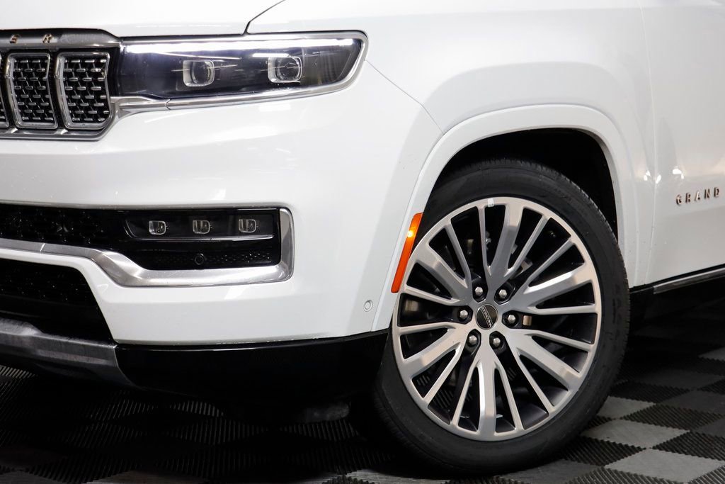 Used 2024 Jeep Grand Wagoneer L Series III image 3