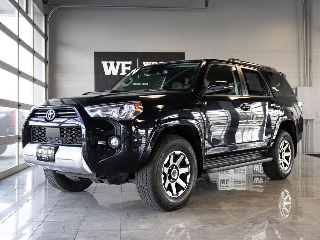 Used 2024 Toyota 4Runner TRD Off-Road Premium AWD/4WD image 2