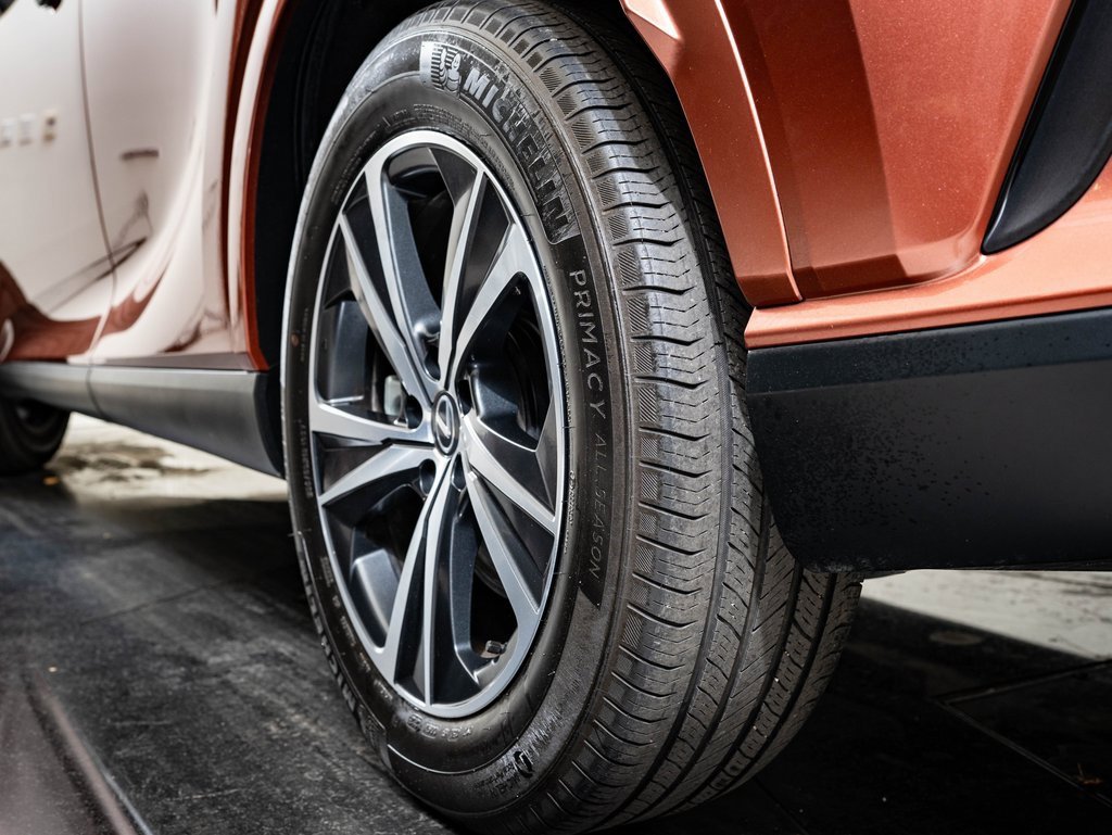 Certified 2024 Lexus RX 350h w/ Convenience Package image 44