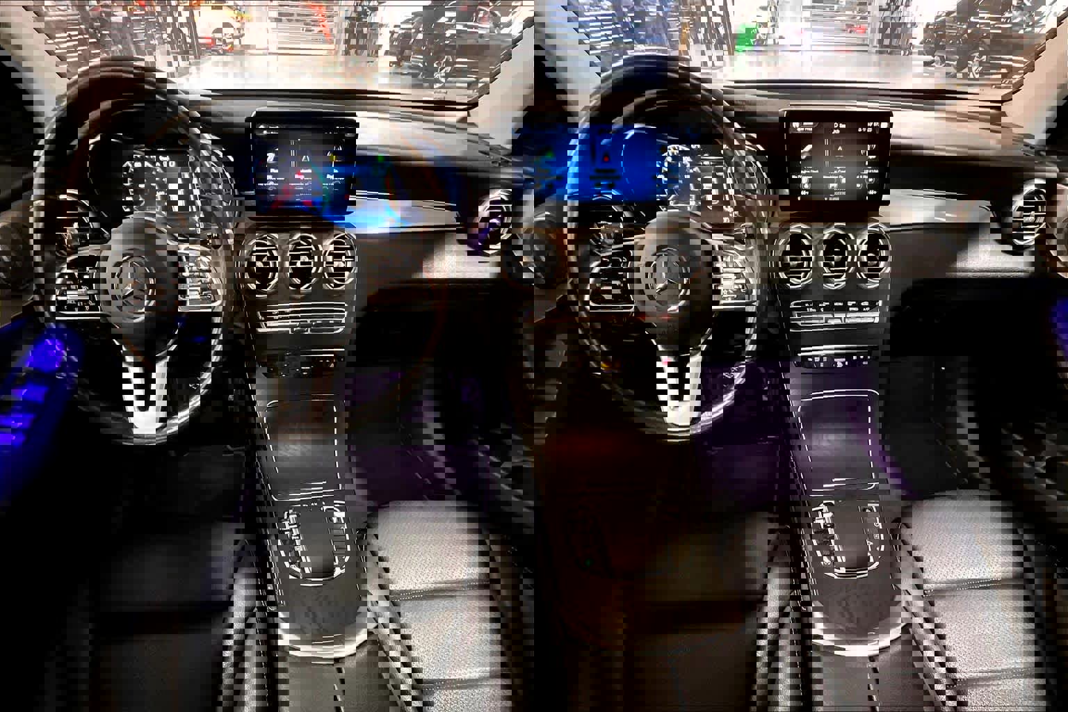 Used 2021 Mercedes-Benz GLC 300 image 16