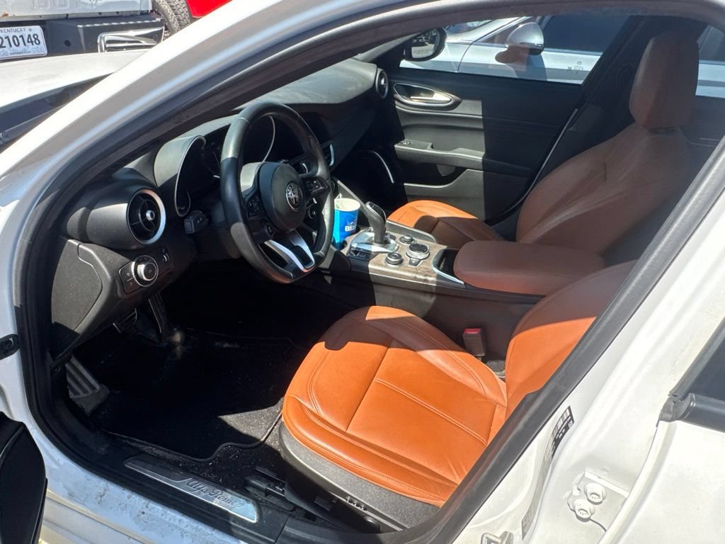 Used 2022 Alfa Romeo Giulia Ti AWD/4WD image 7