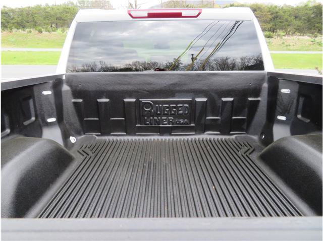 Used 2025 GMC Sierra 1500 SLT image 3
