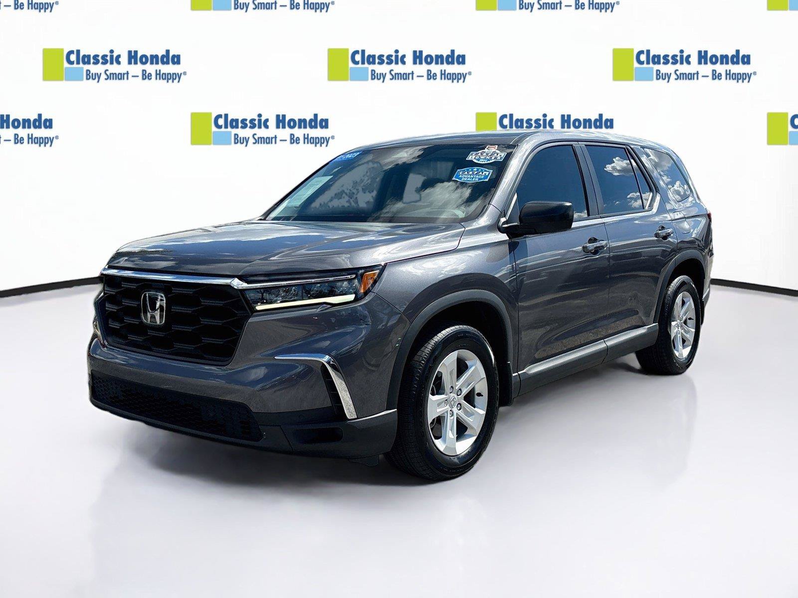 Certified 2023 Honda Pilot LX image 3