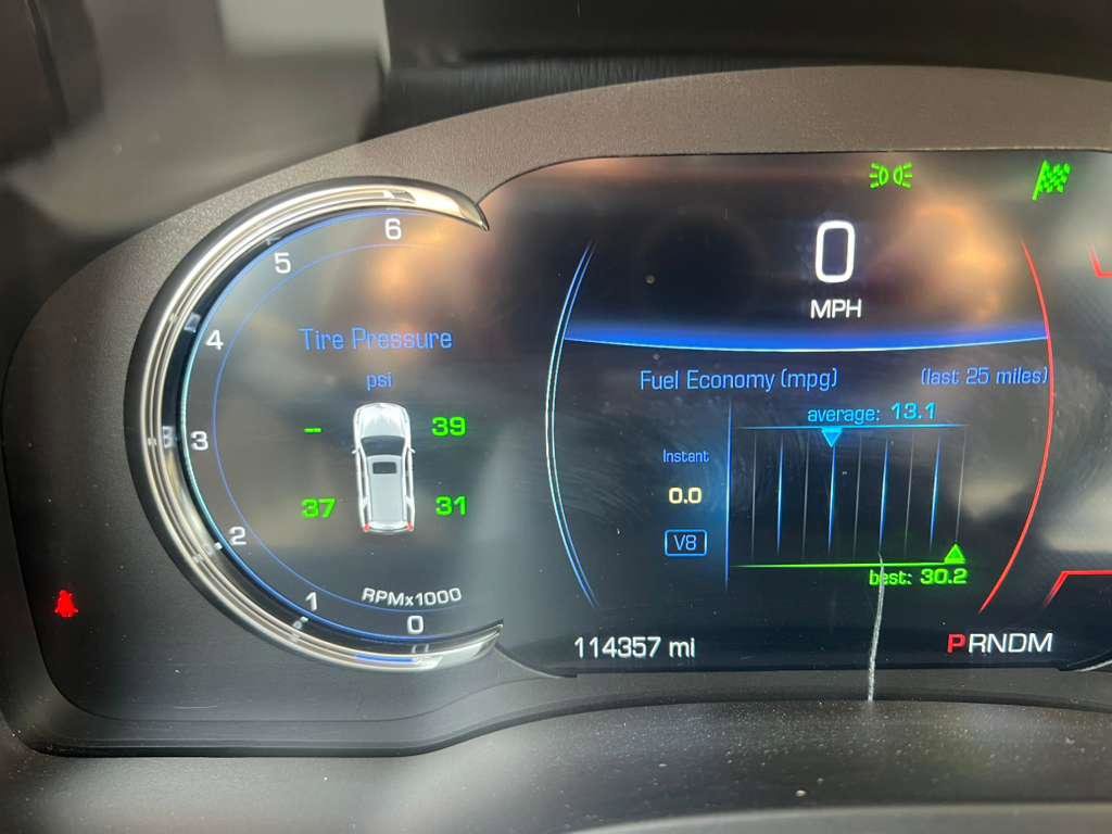 Used 2016 Cadillac Escalade ESV Luxury image 16