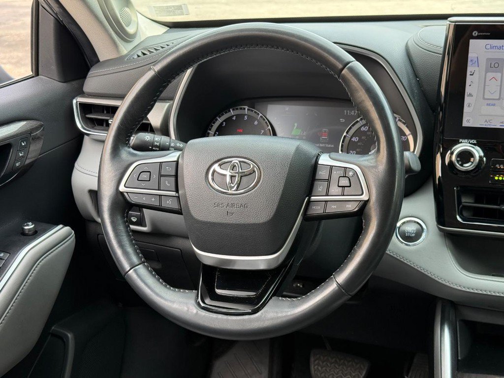 Used 2022 Toyota Highlander Limited AWD/4WD image 12
