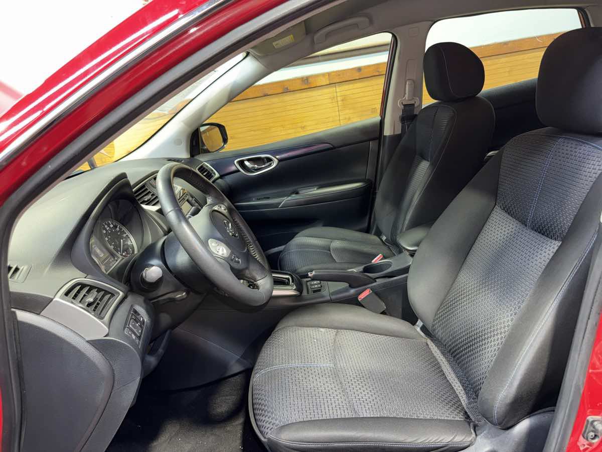 Used 2016 Nissan Sentra SR w/ Driver's Assist Package FWD image 16
