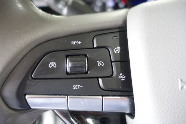 Used 2023 Cadillac XT6 Premium Luxury w/ Technology Package FWD image 12