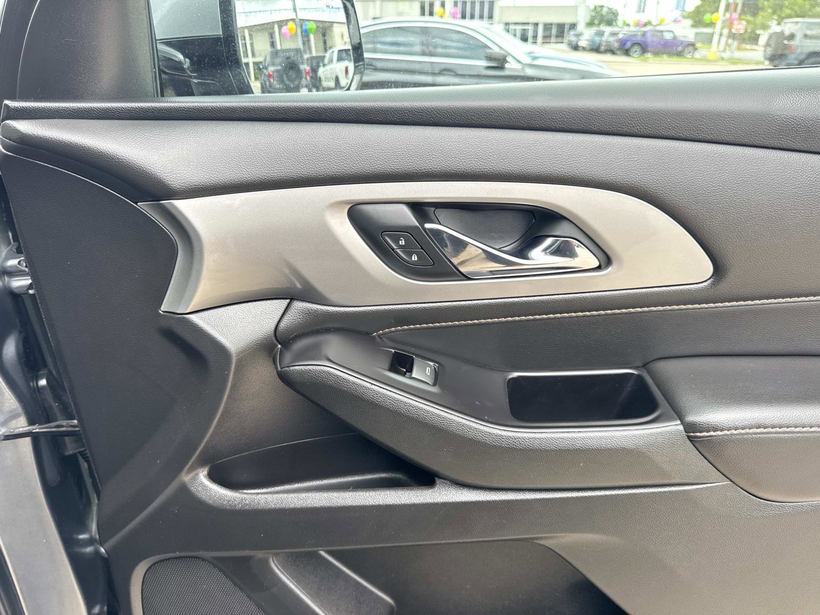 Used 2019 Chevrolet Traverse LT w/ LPO, Floor Liner Package FWD image 14
