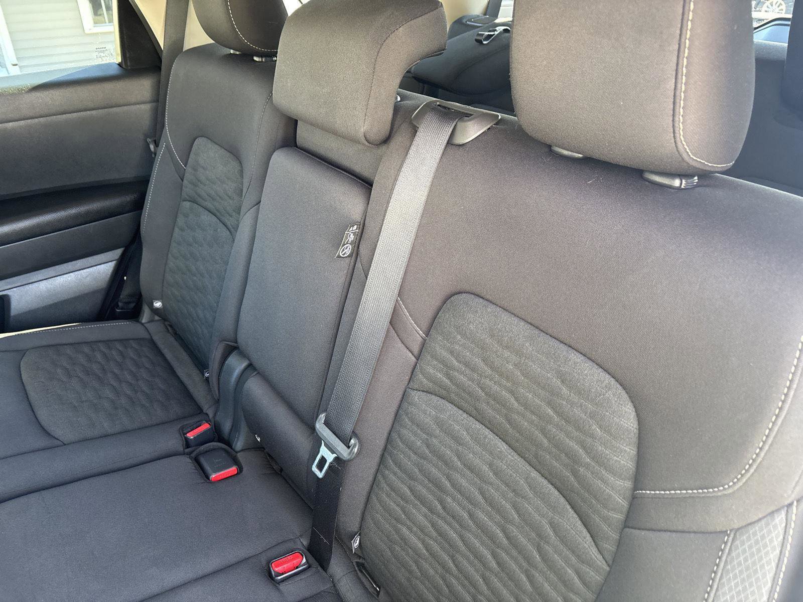 Used 2025 Nissan Pathfinder SV image 19