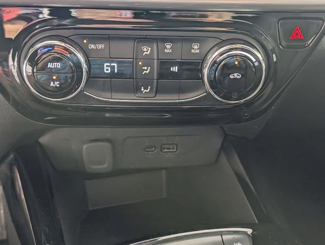 Certified 2025 Chevrolet Trax LT image 21