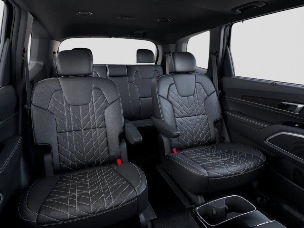 Used 2025 Kia Telluride AWD image 16