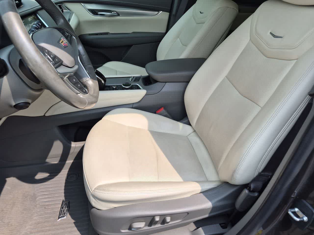 Used 2020 Cadillac XT5 Premium Luxury w/ LPO, Floor Liner Package FWD image 16