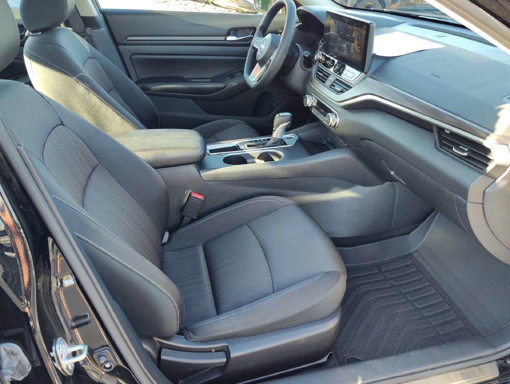 Used 2025 Nissan Altima 2.5 SV w/ SV Special Edition Package FWD image 31
