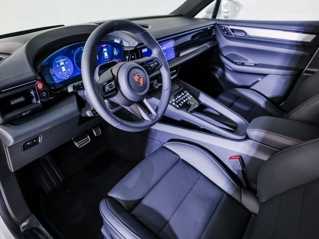 New 2026 Porsche Macan 4S Electric AWD/4WD image 4