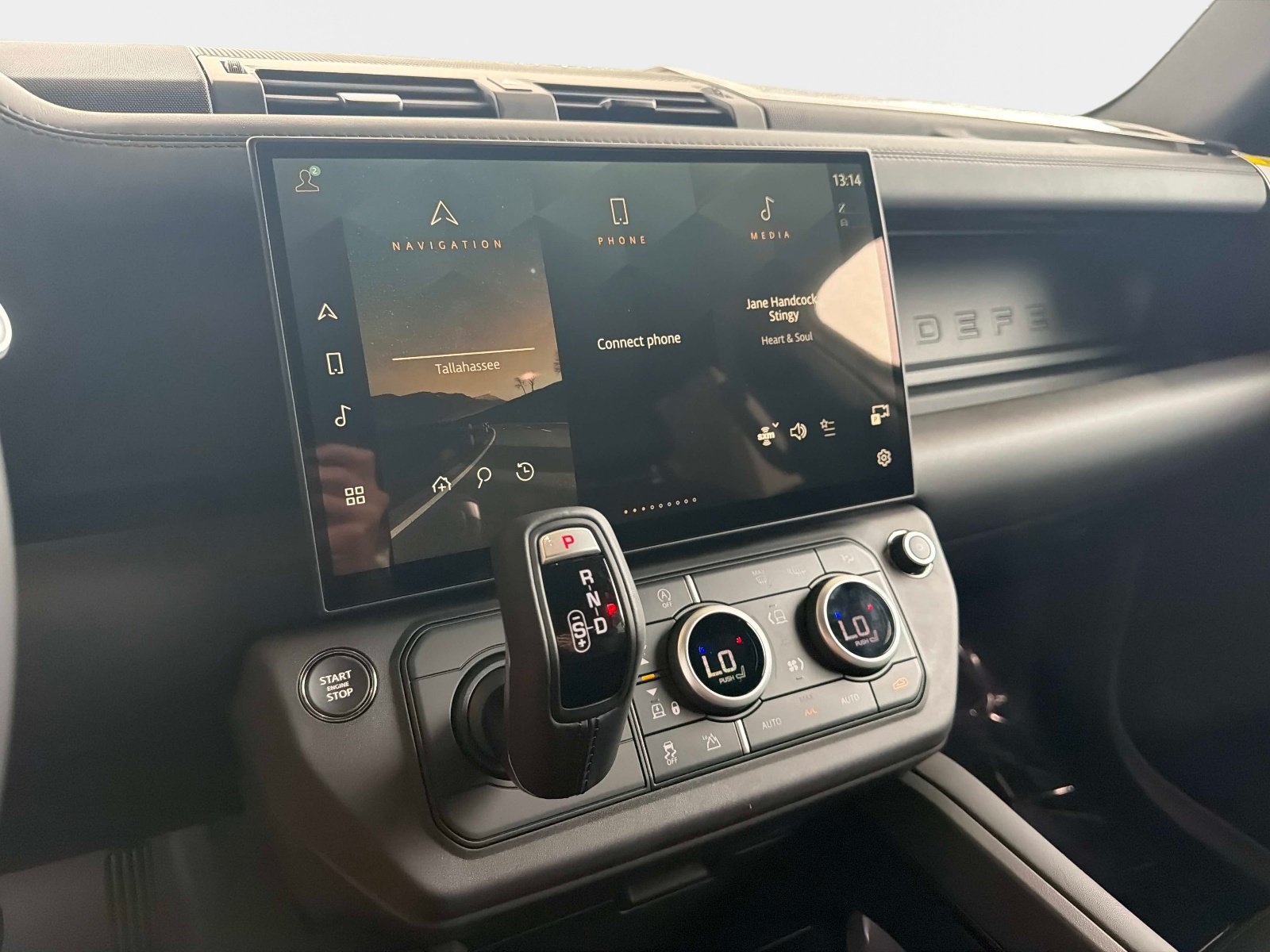 New 2026 Land Rover Defender 110 X-Dynamic SE AWD/4WD image 22