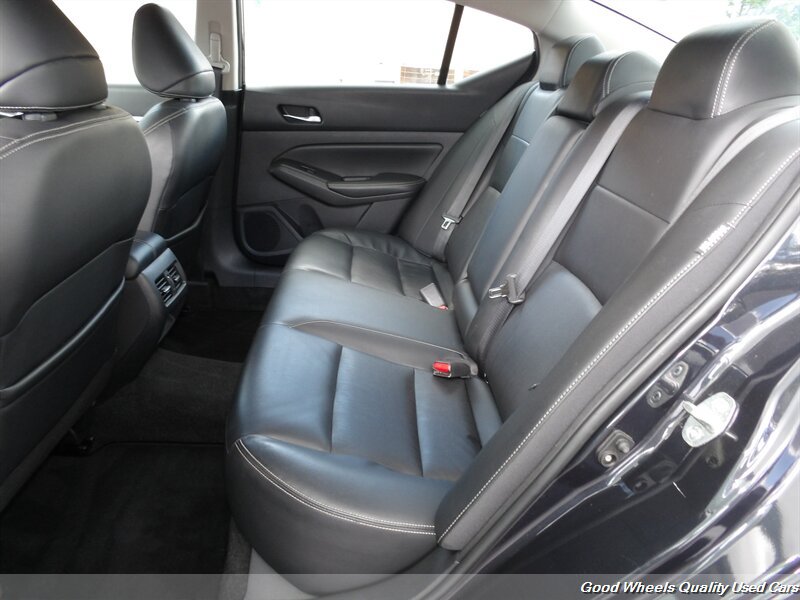 Used 2019 Nissan Altima 2.5 Platinum FWD image 12