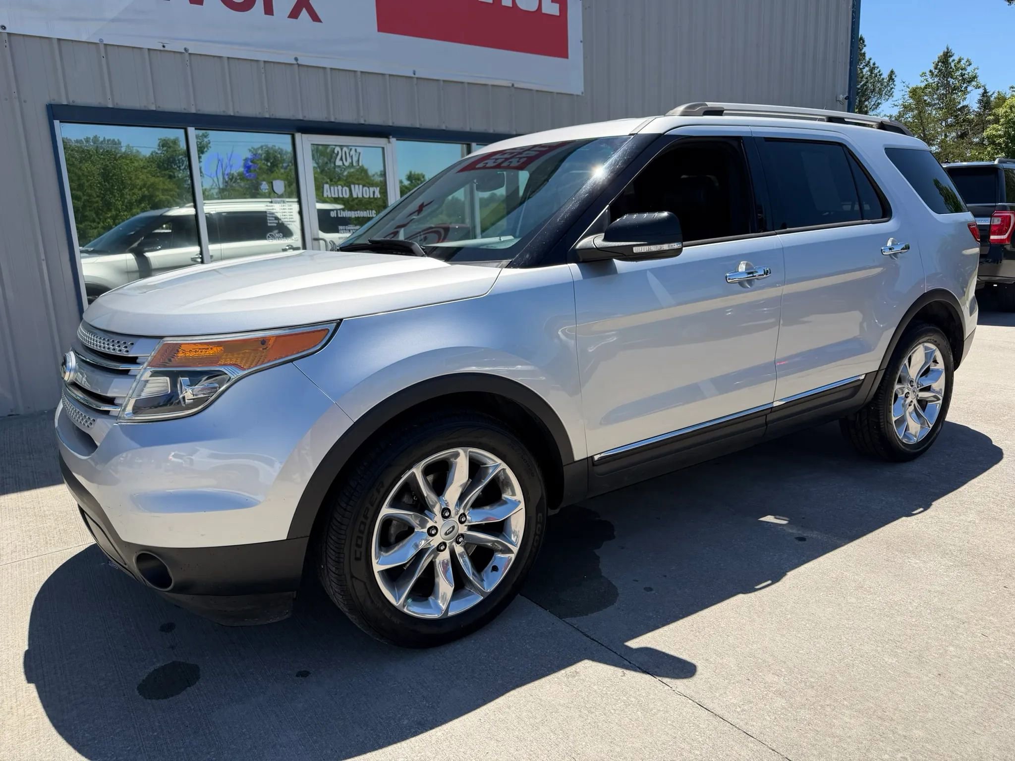 Used 2013 Ford Explorer XLT AWD/4WD image 2