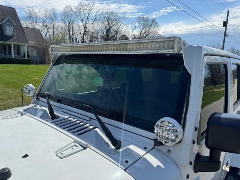 Used 2015 Jeep Wrangler Unlimited Sahara w/ Connectivity Group image 19