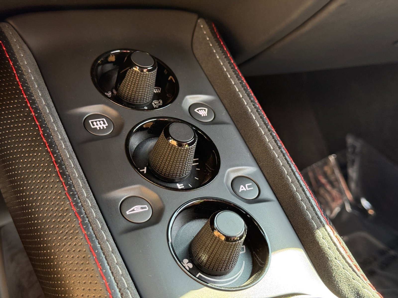 Used 2020 Lotus Evora image 31