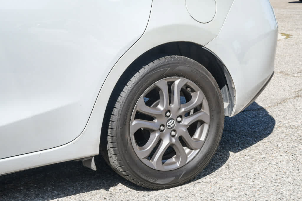 Used 2019 Toyota Yaris LE FWD image 11
