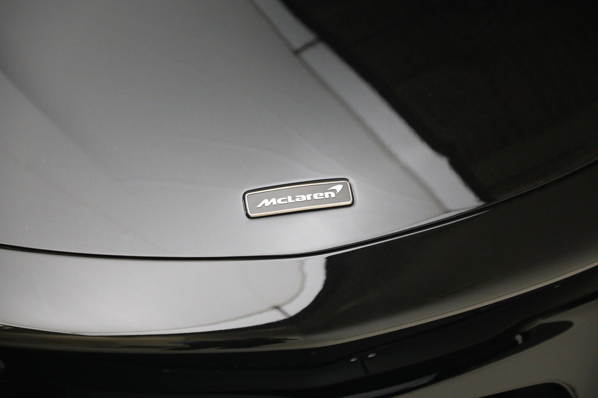 Used 2025 McLaren Artura image 32