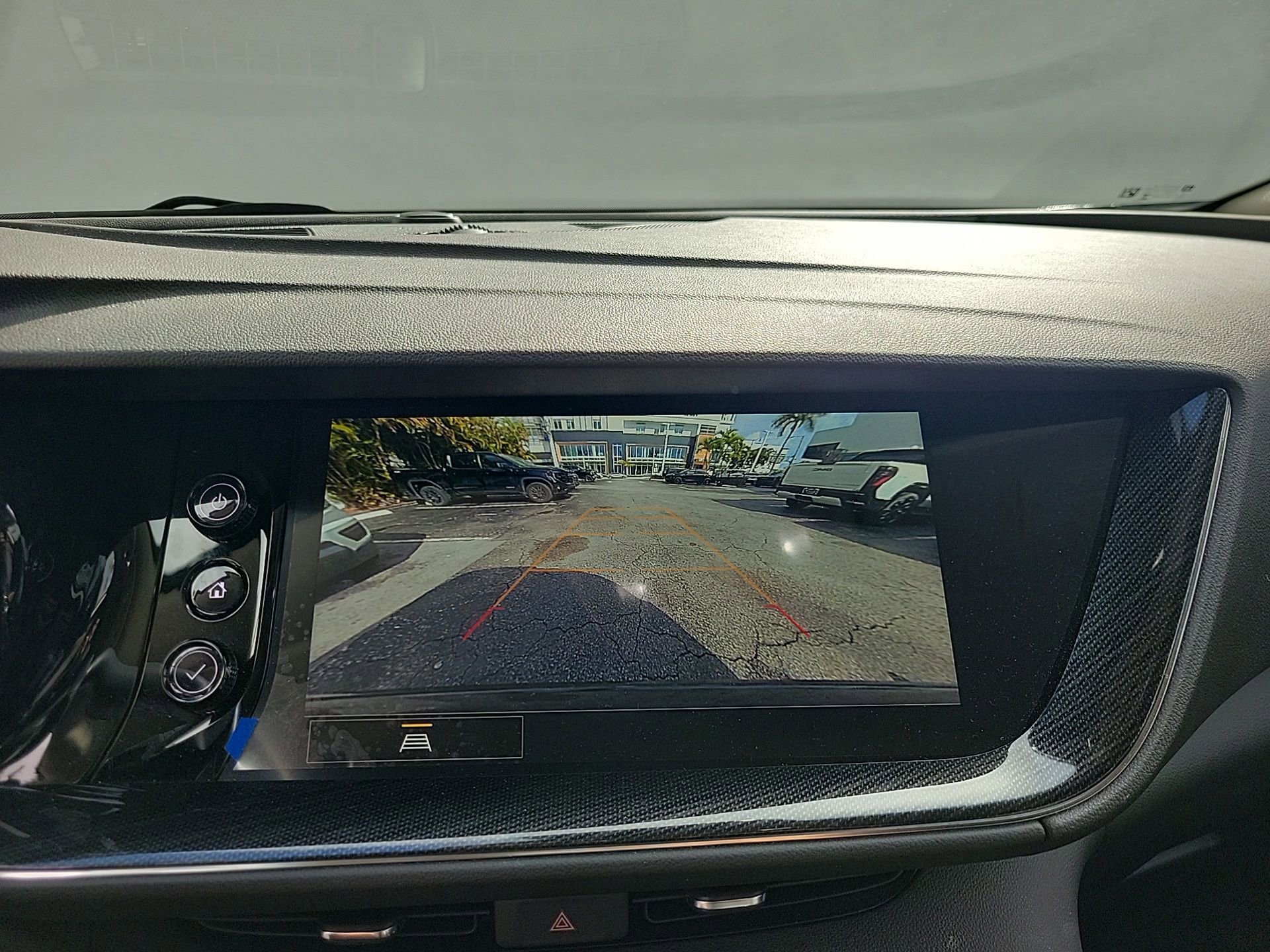 Used 2023 Buick Envision Essence image 33