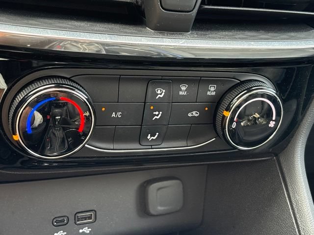 Used 2025 Buick Encore GX Sport Touring AWD/4WD image 15