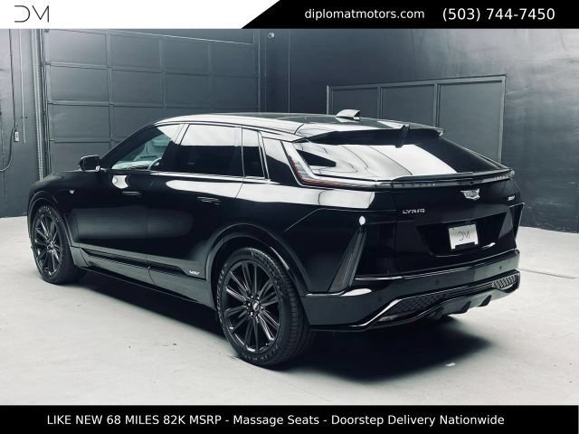 Used 2026 Cadillac Lyriq V AWD/4WD image 5