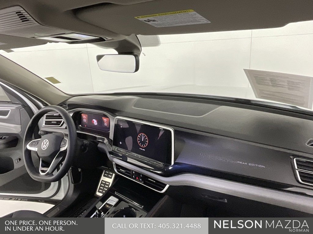 Used 2024 Volkswagen Atlas Peak Edition SEL image 33