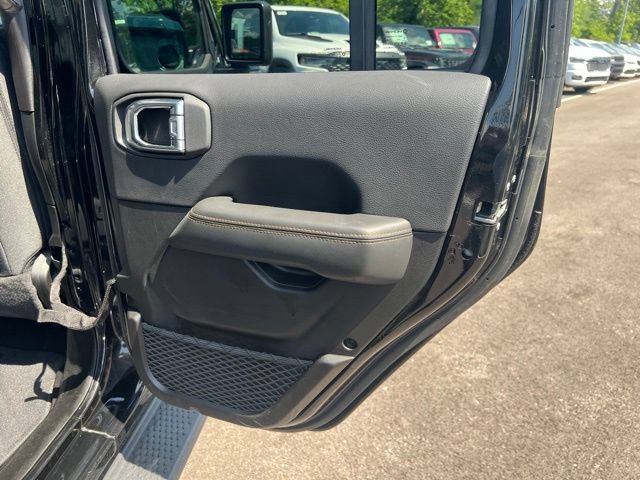 Used 2025 Jeep Wrangler Unlimited Sahara AWD/4WD image 26