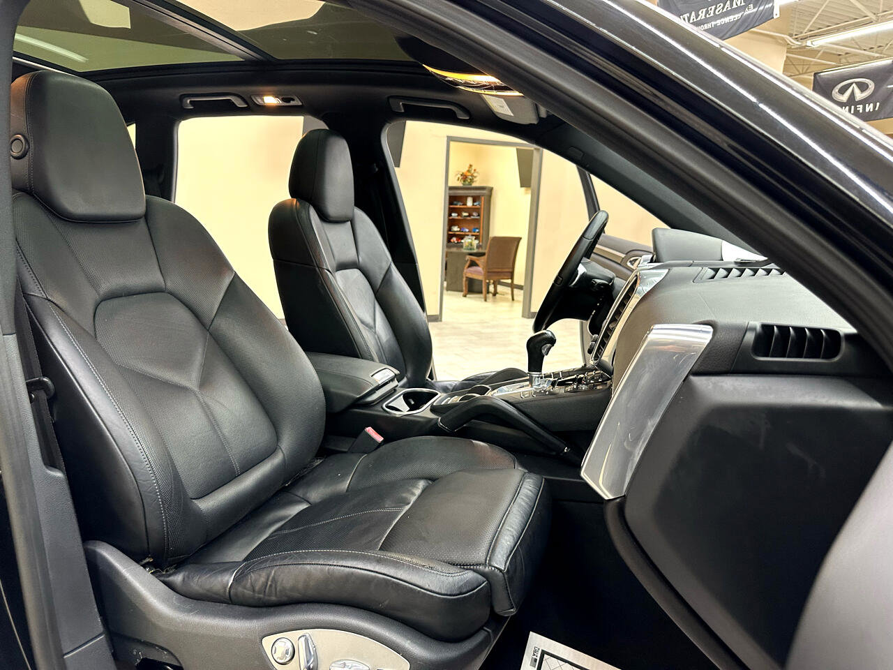 Used 2014 Porsche Cayenne S image 41