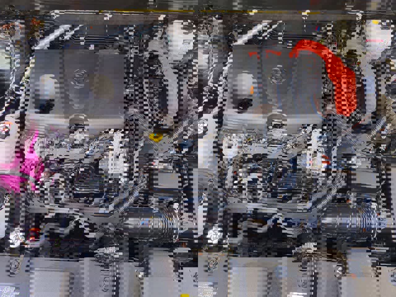 Used 2022 Toyota Venza XLE image 15