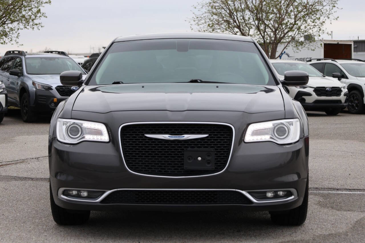Used 2017 Chrysler 300 Limited w/ Value Package image 5