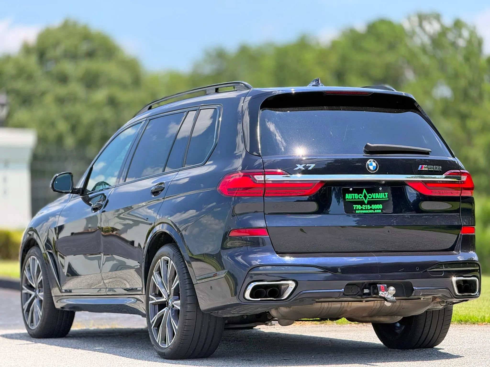 Used 2019 BMW X7 xDrive50i w/ M Sport Package AWD/4WD image 9