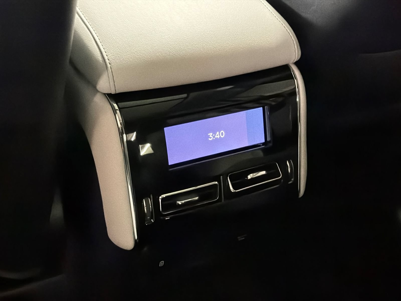 New 2026 Lincoln Aviator AWD image 21