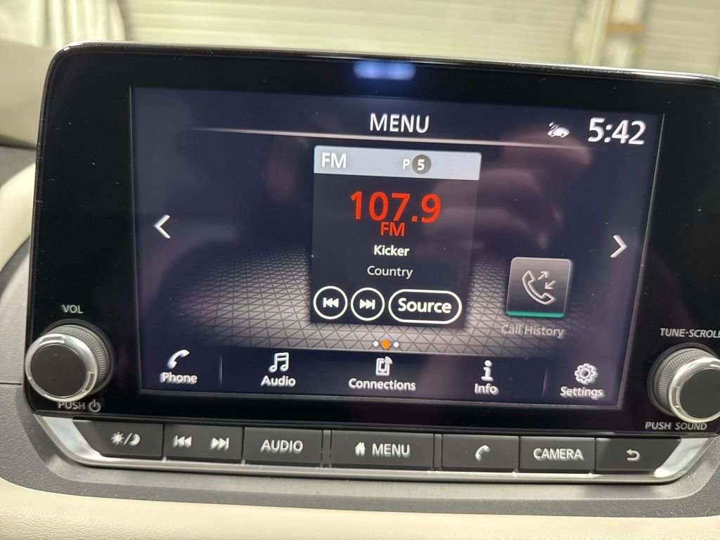 Used 2023 Nissan Rogue SV image 25