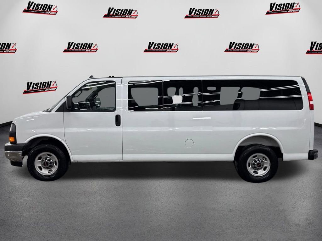 Used 2025 GMC Savana 3500 LT w/ LT Preferred Equipment Group RWD image 8