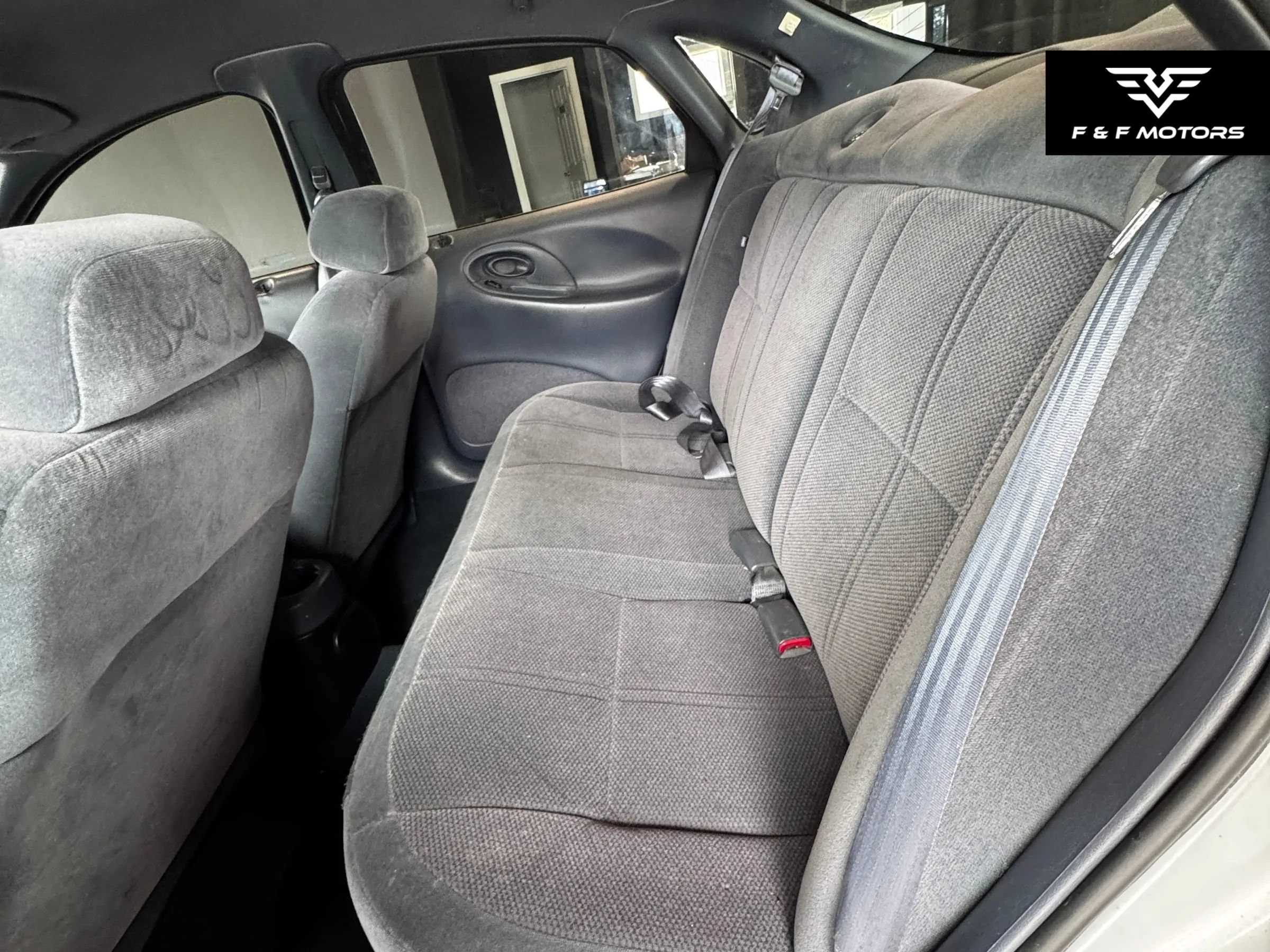 Used 1998 Ford Taurus LX FWD image 11