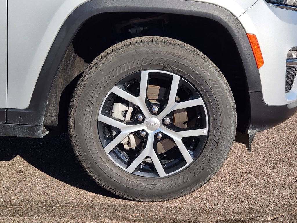 Used 2024 Jeep Grand Cherokee Limited image 29