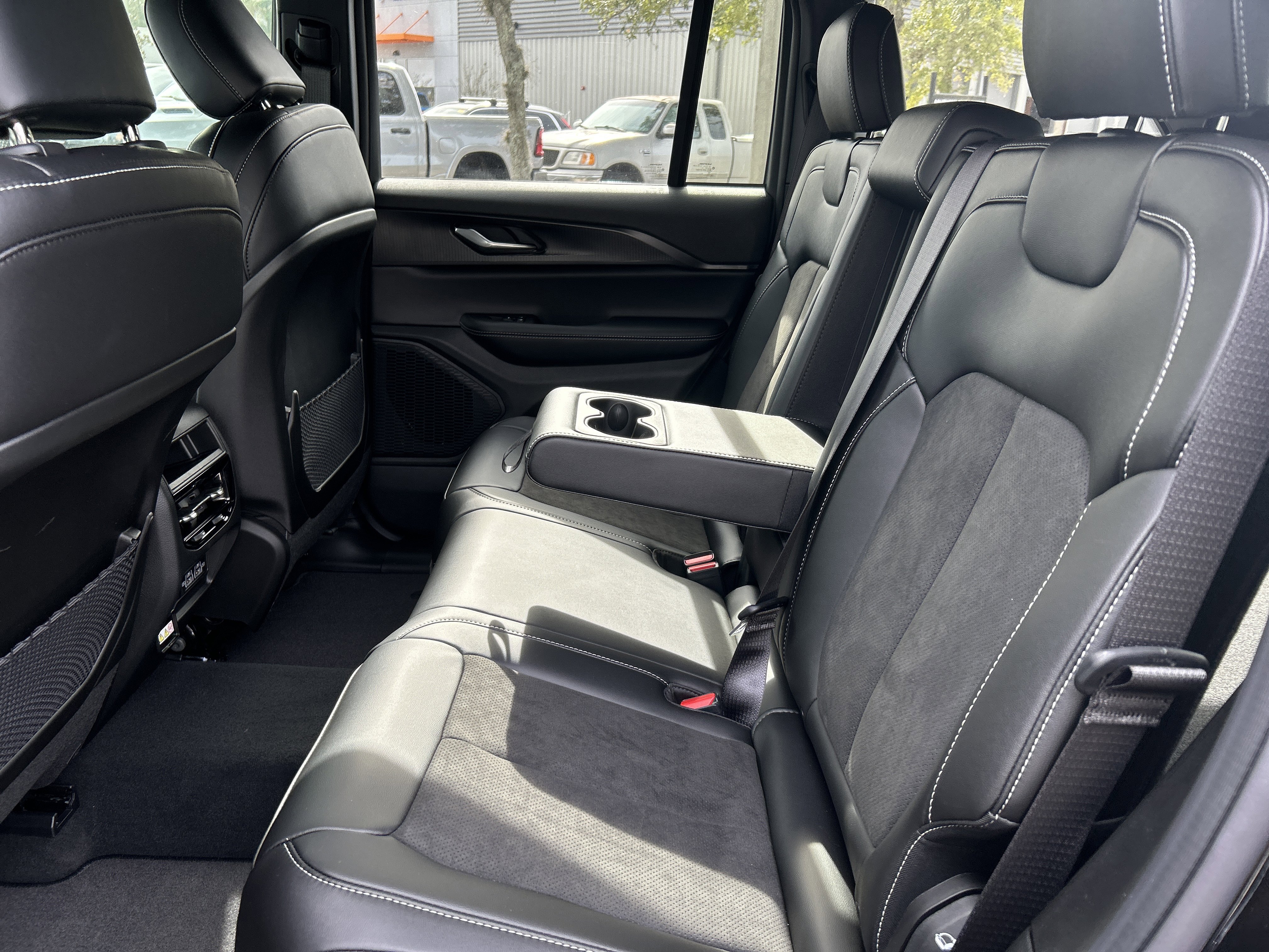 New 2025 Jeep Grand Cherokee Altitude image 58