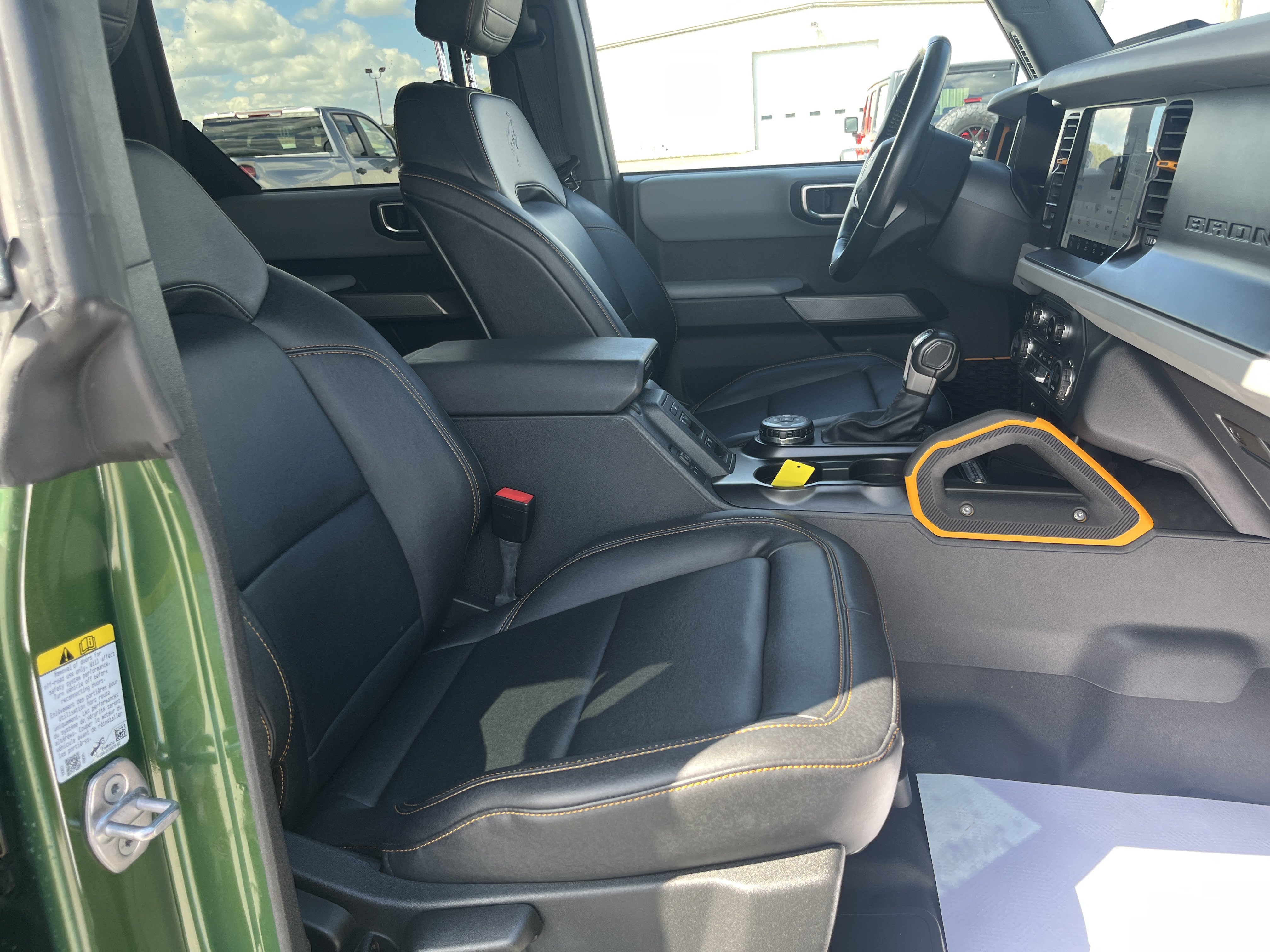Used 2023 Ford Bronco Badlands w/ Sasquatch Package AWD/4WD image 8